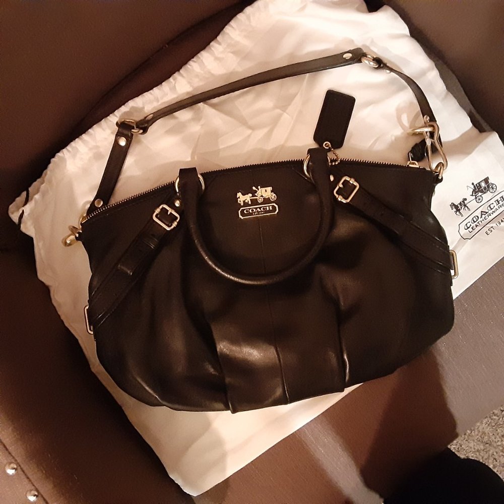 Coach purse - Picture 4 of 5